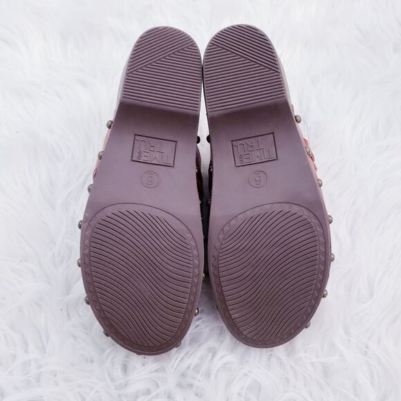 TimeĀ and Tru Women's Studded Wooden Bow Memory FoamāBrown Clogs - Picture 10 of 14